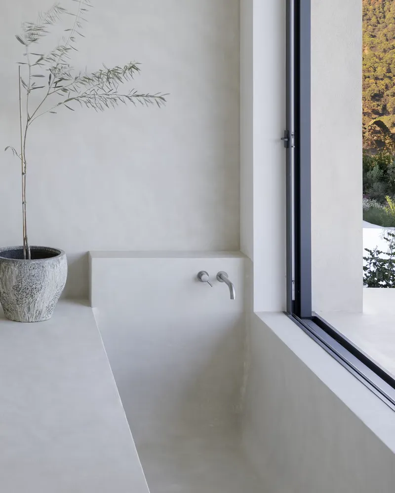 Wanne und Waschbecken aus Mikroquarz